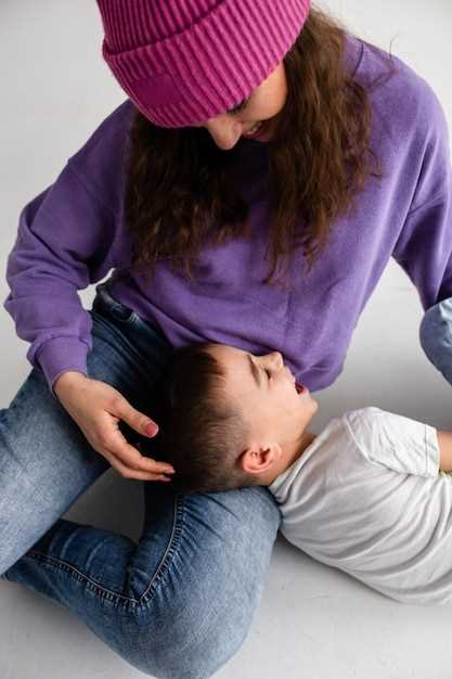Что может вызывать боль в ушке у ребенка?