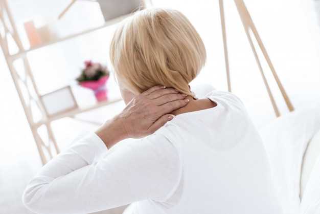 Невралгия под лопаткой: симптомы, причины и способы лечения